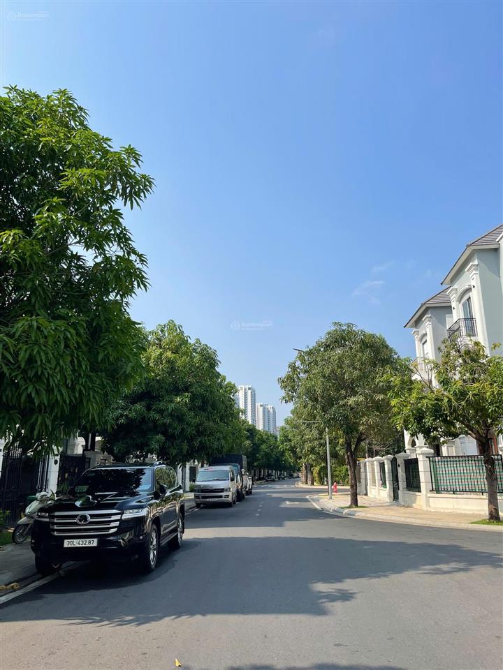 Bán biệt thự 250m2 view sông vinhomes grand park, số lượng hiếm, view sông thoáng mát