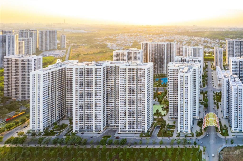 Bán căn 2pn giá rẻ, view nội khu, sẵn sổ, nhà đẹp, có bán khách mua vay