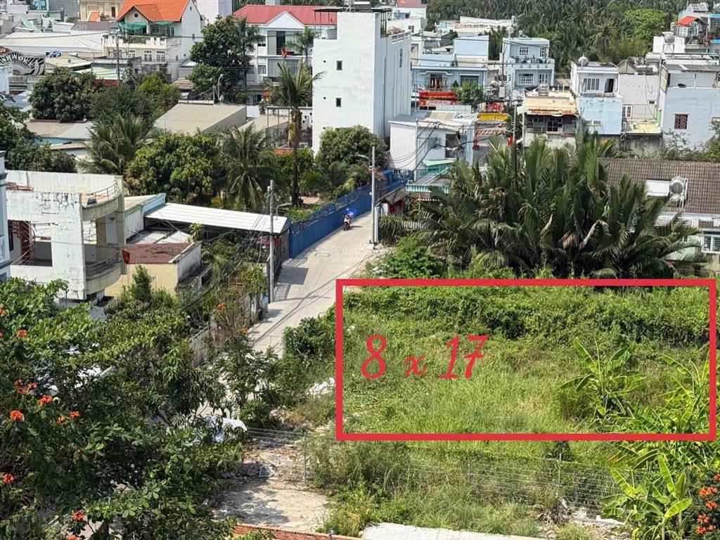 Có 2 lô đất đẹp 8 17  gần coopmart  1549 huỳnh tấn phát  quận 7 . giá  6,5 tỷ ( gặp và làm v