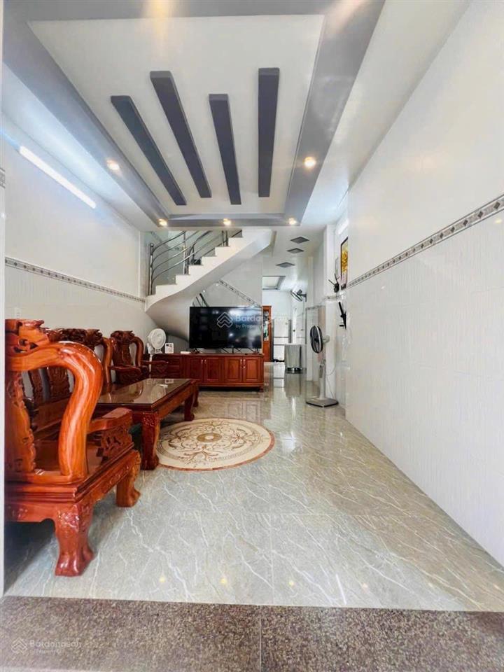 Nhà chính chủ q7 4x16m 1 trệt 3 lầu giá 7.99 tỷ