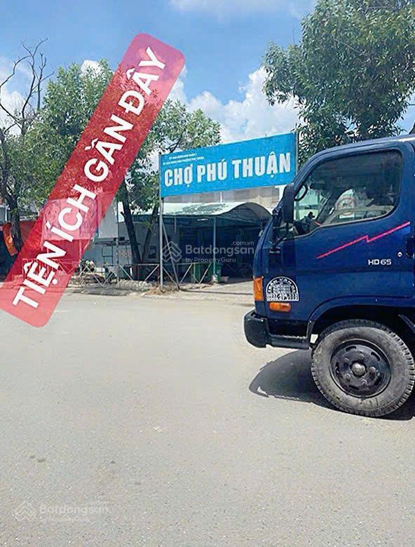 Bán đất tặng nhà cấp 4 đang làm kho  gần chợ phú thuận  quận 7 .  diện tích  99m2