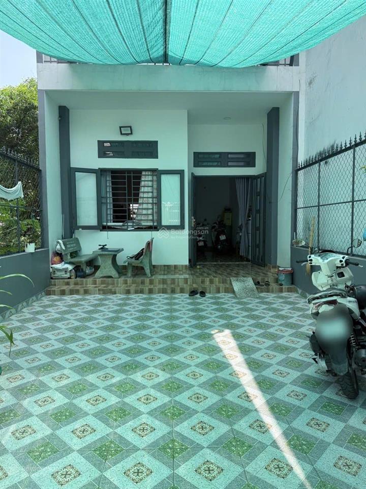 Nhà bè hẻm ô tô 6m nhà xây kiên cố cách phú mỹ hưng tầm 10 phút .