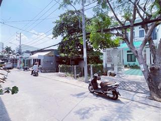 Nhà bè hẻm ô tô 6m nhà xây kiên cố cách phú mỹ hưng tầm 10 phút .