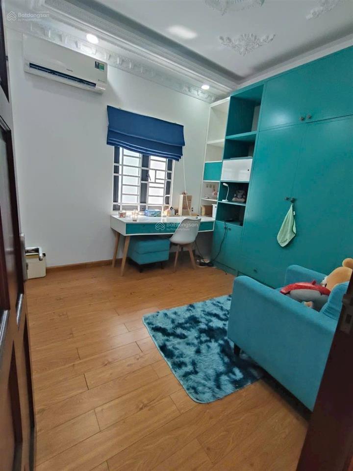 Nhà bè mini villa full nội thất đường nhựa 6m  xe ô tô ngủ trong nhà .