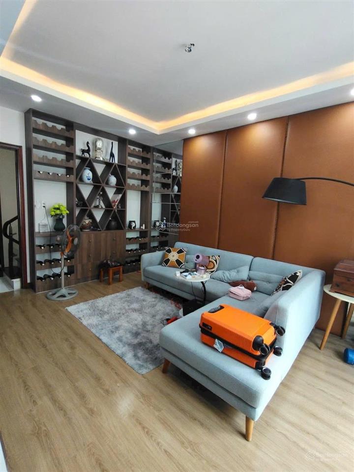 Nhà bè mini villa full nội thất đường nhựa 6m  xe ô tô ngủ trong nhà .