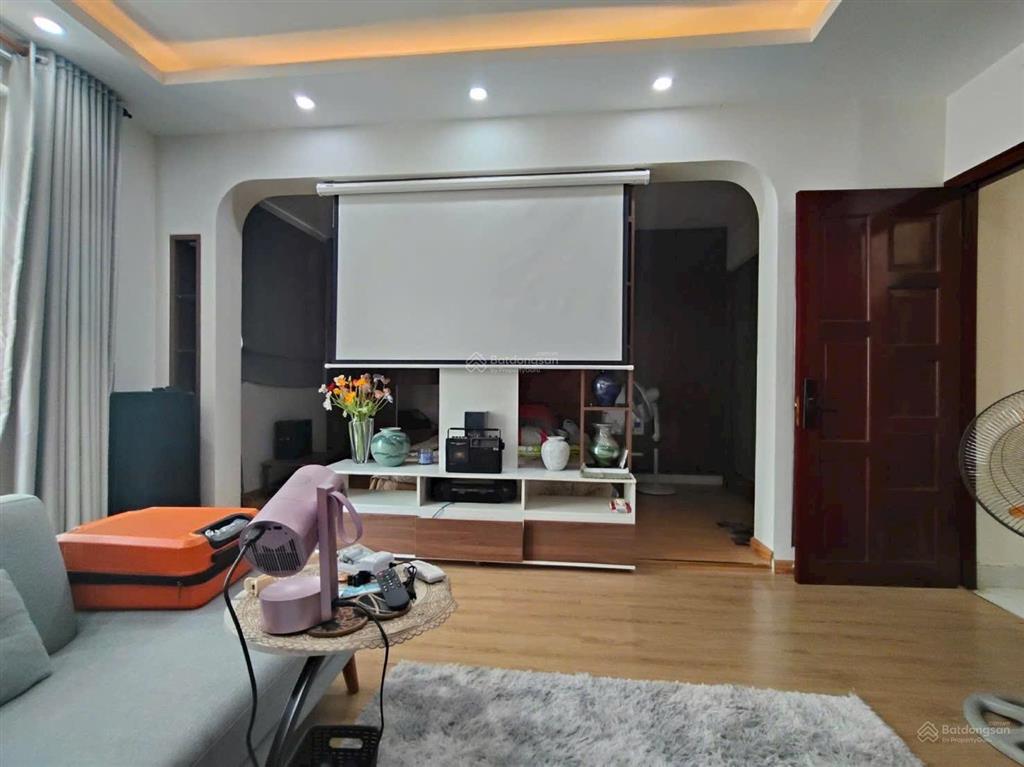 Nhà bè mini villa full nội thất đường nhựa 6m  xe ô tô ngủ trong nhà .