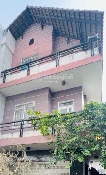 Nhà 3 tầng góc mặt tiền đường khu lý phục man quận 7
