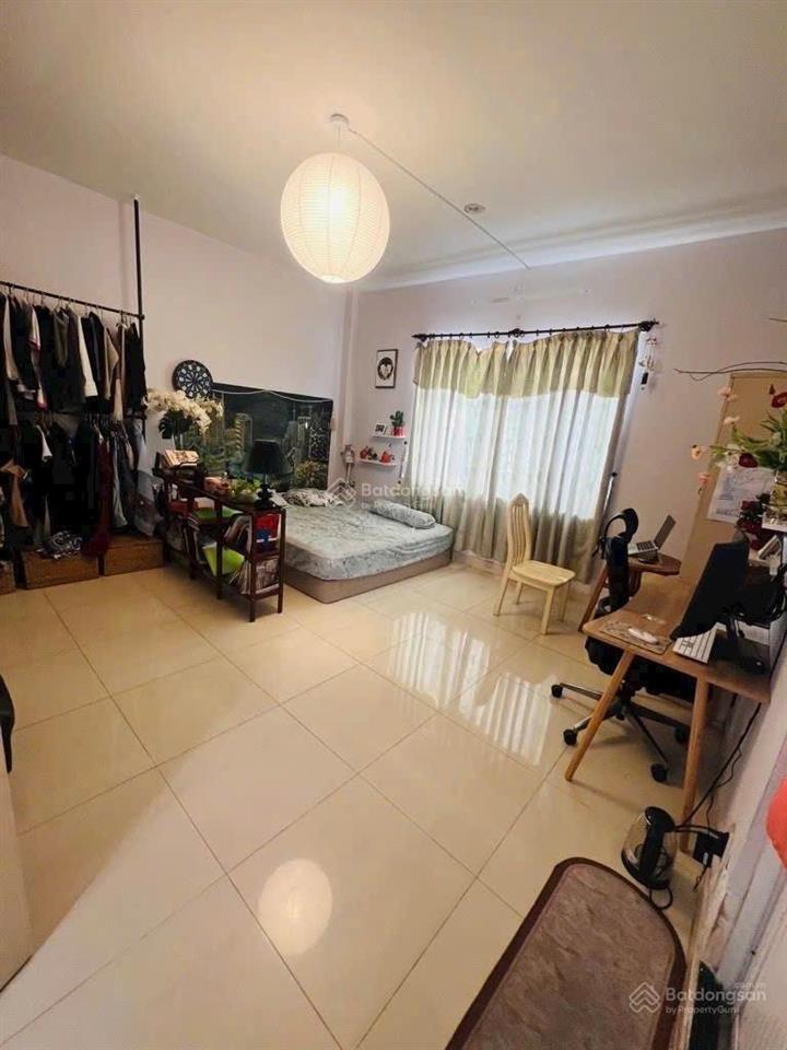 Nhà 3 tầng góc mặt tiền đường khu lý phục man quận 7