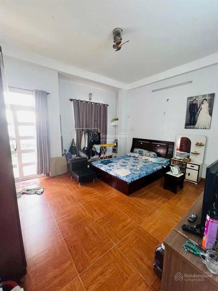Nhà 3 tầng góc mặt tiền đường khu lý phục man quận 7