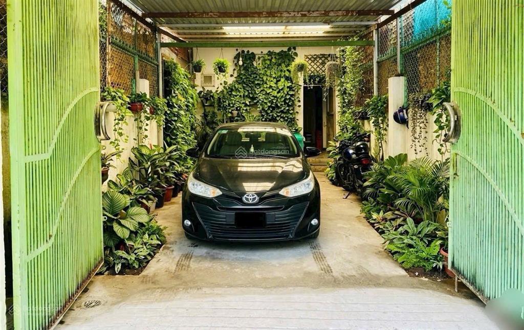 Quận 7 bán đất tặng nhà cũ đang cho thuê hẻm xe tải chỉ 60 triệu/m2.