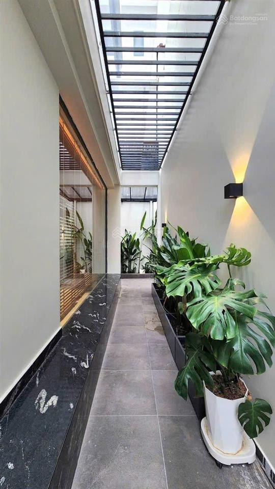 Biệt thự phố  gần vincom nam long  quận 7