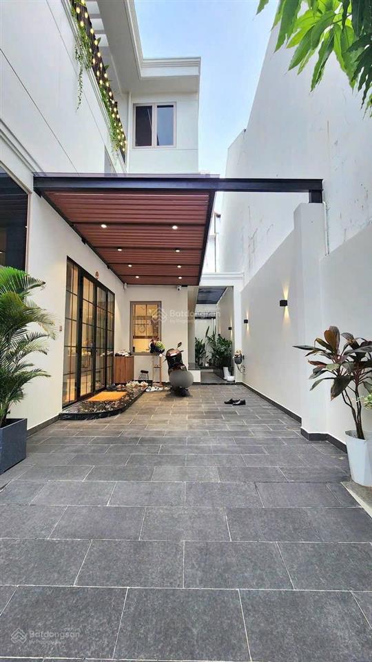 Biệt thự phố  gần vincom nam long  quận 7