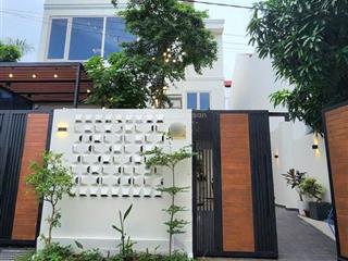 Biệt thự phố  gần vincom nam long  quận 7