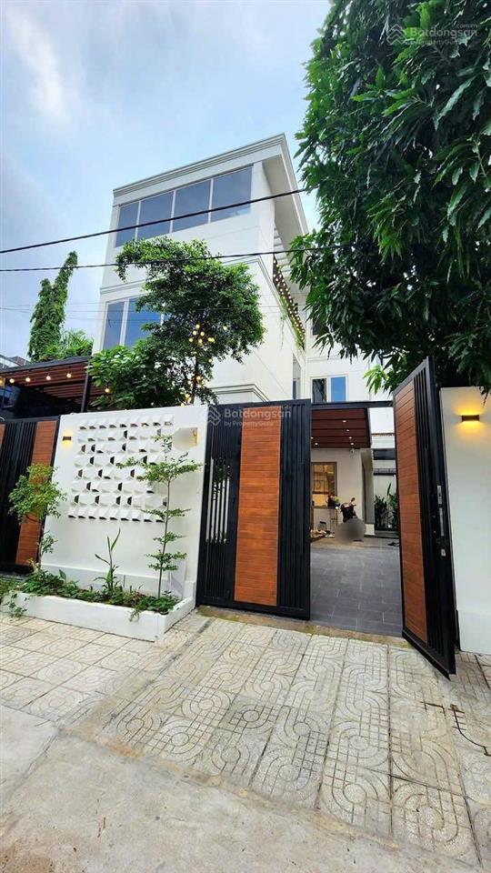 Biệt thự phố  gần vincom nam long  quận 7