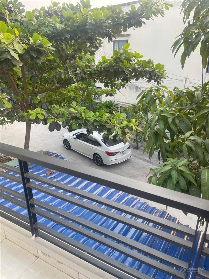 Bán căn góc hẻm xe hơi  nhà bè
