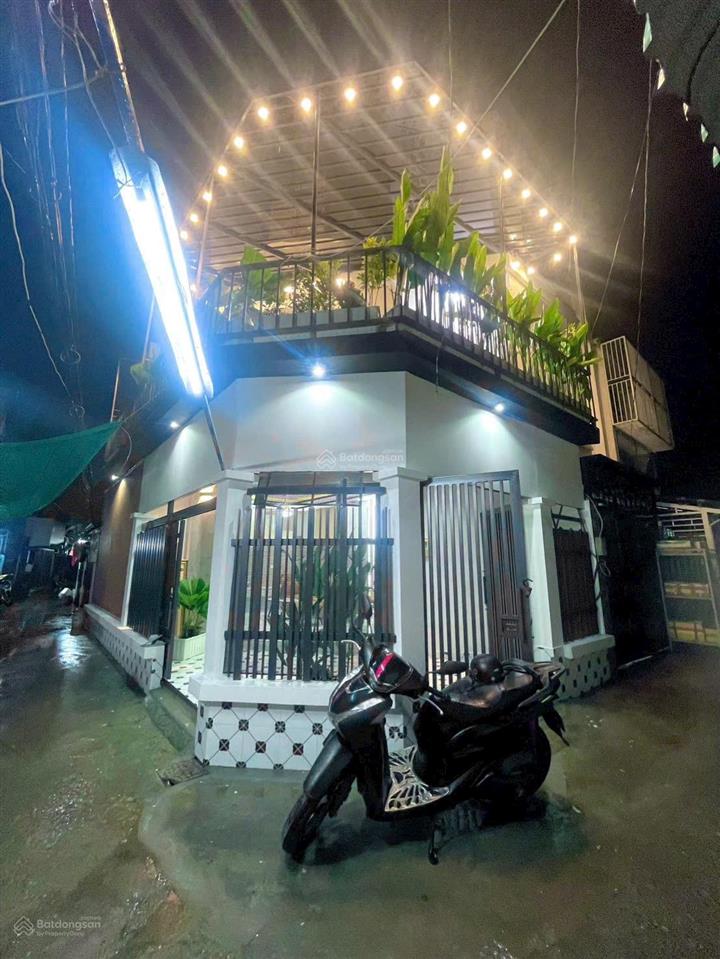 Nhà phố góc 2 mặt tiền hẻm huỳnh tấn phát, nhà bè