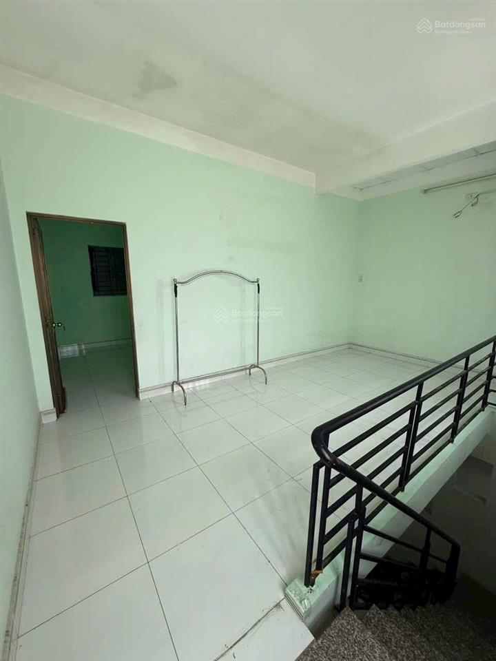 Bán nhà sổ hồng riêng  gần vincom nam long  quận 7