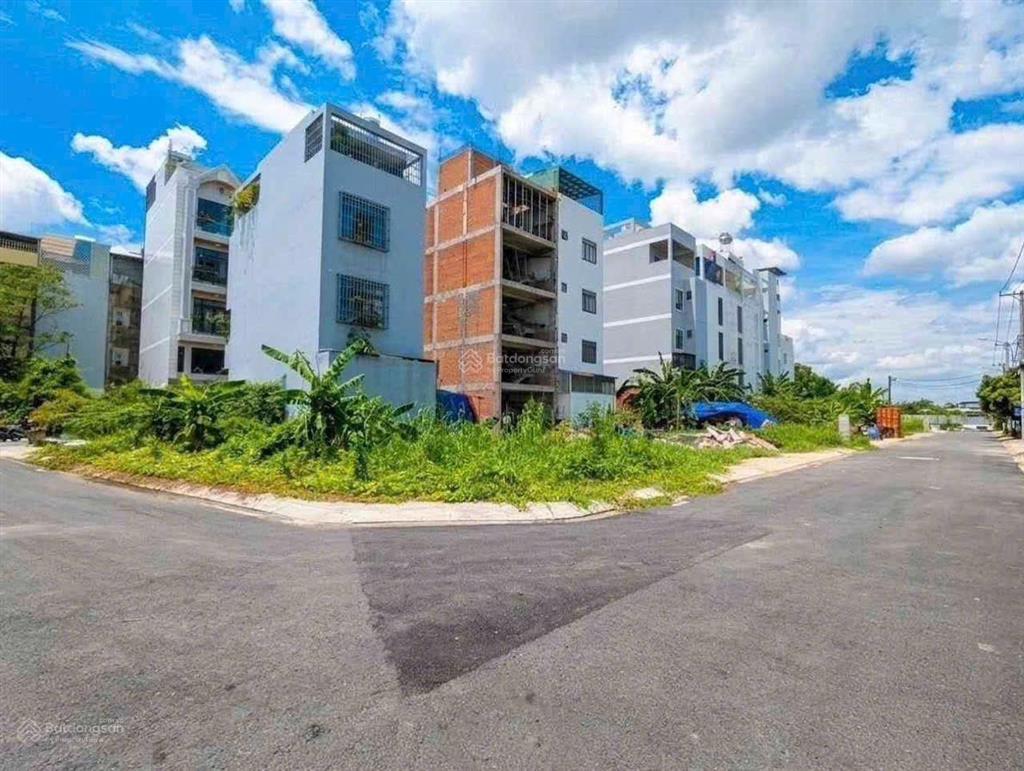 Quận 7  5 lô đất liền kề  xây dựng cao 6 tầng