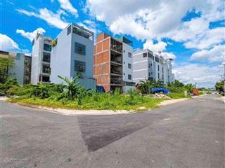 Quận 7  5 lô đất liền kề  xây dựng cao 6 tầng