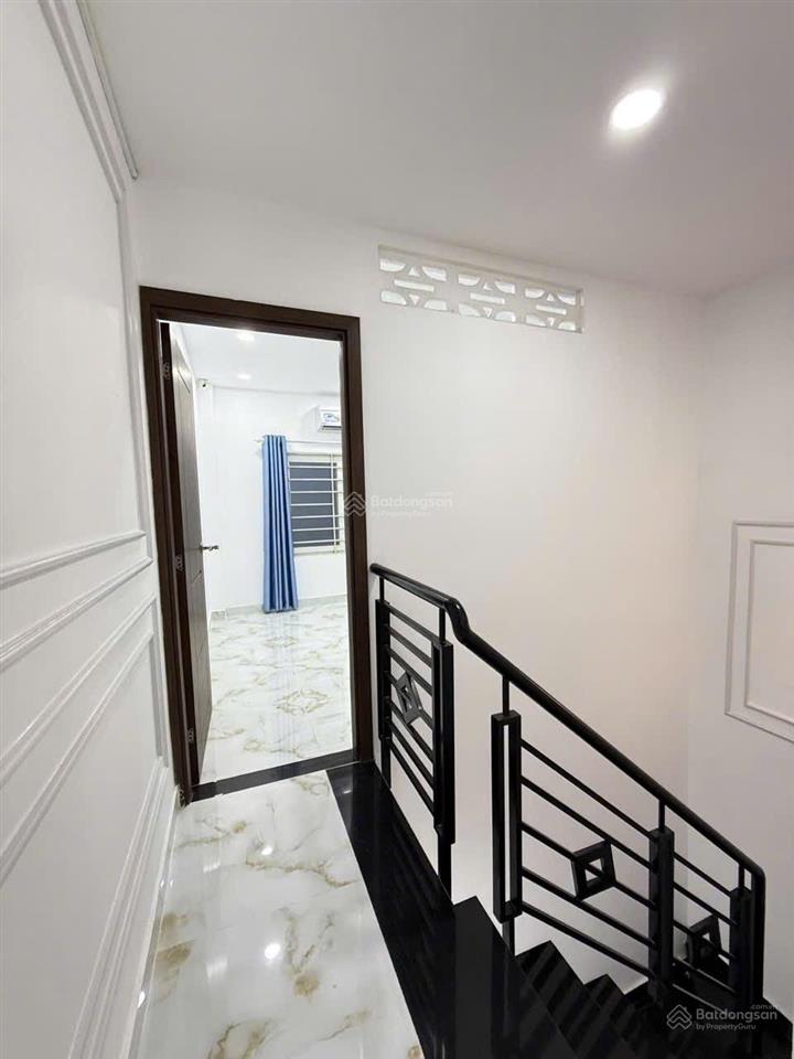 Bán nhà 3 tầng bùi văn ba  quận 7