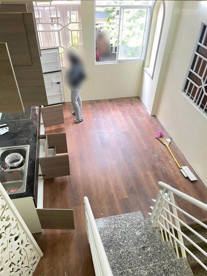 Bán nhà 4 tầng mt đường lý phục man  quận 7