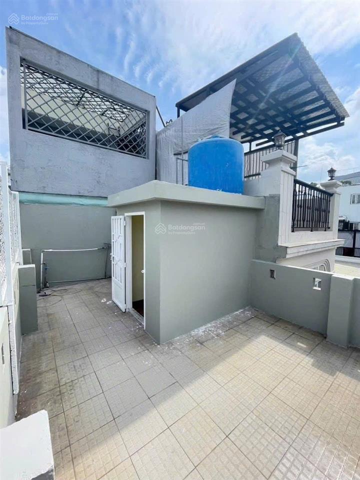 Bán nhà 4 tầng mt đường lý phục man  quận 7