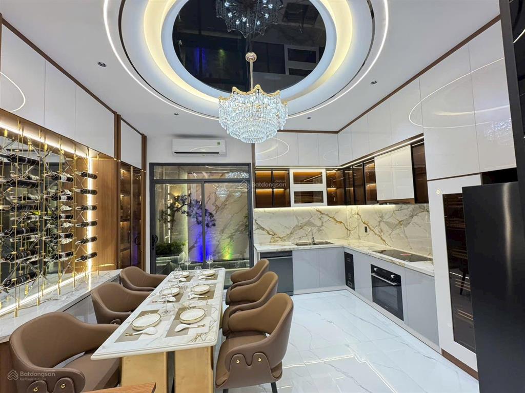 Nhà phố siêu vip q7 full nội thất cao cấp.