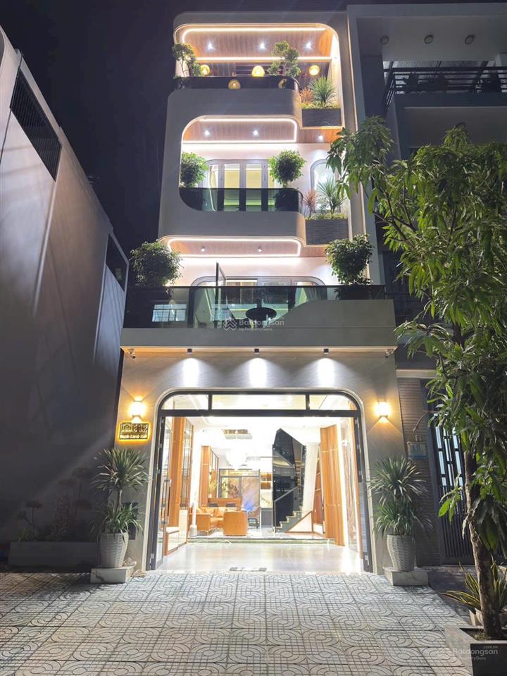 Nhà phố siêu vip q7 full nội thất cao cấp.