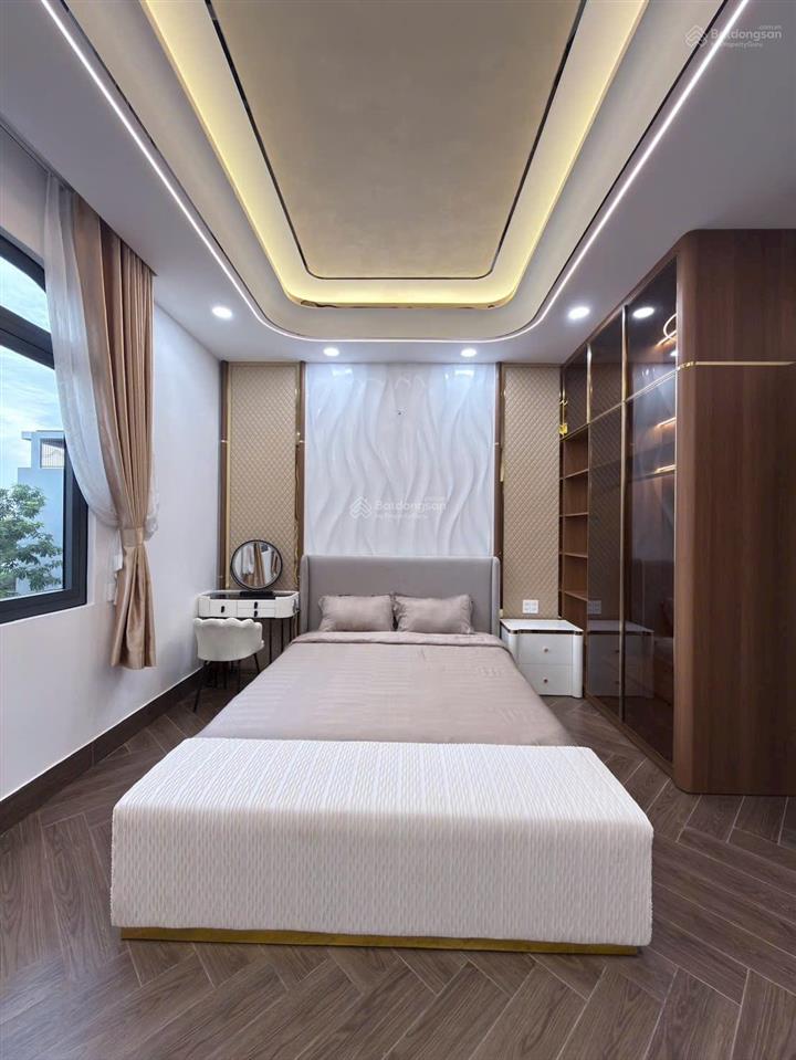 Nhà phố siêu vip q7 full nội thất cao cấp.