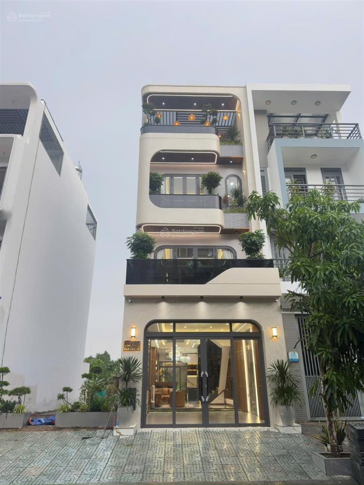 Nhà phố siêu vip q7 full nội thất cao cấp.