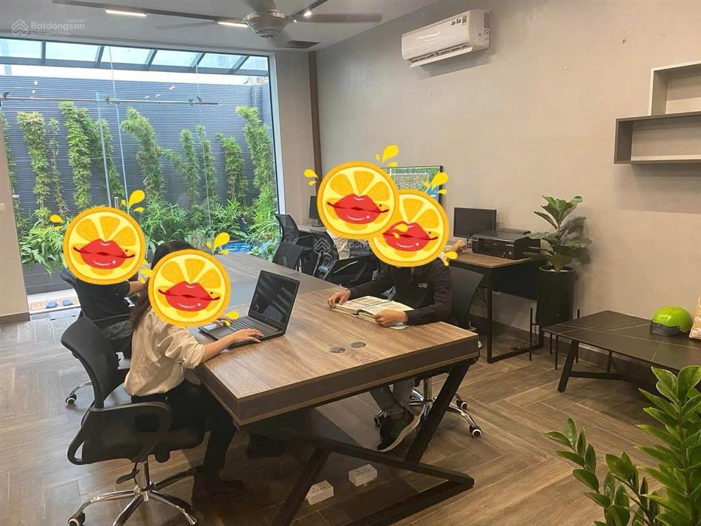 Cho thuê tầng trệt tòa nhà 4 tầng liền kề phú mỹ hưng, quận 7