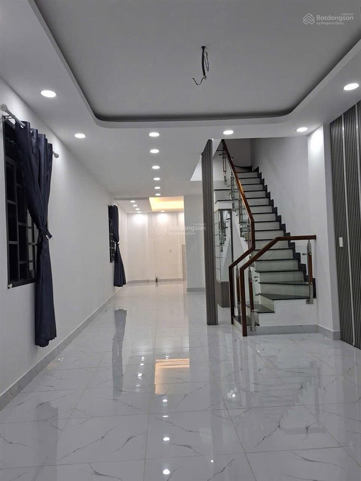 Nhà mặt tiền kinh doanh đường 20m  huỳnh tấn phát, nhà bè (đối diện trường cấp 2)