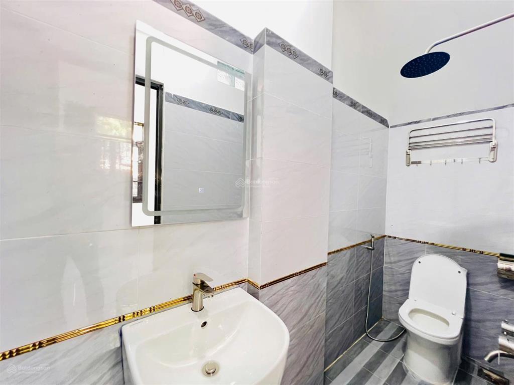 Nhà mặt tiền kinh doanh đường 20m  huỳnh tấn phát, nhà bè (đối diện trường cấp 2)