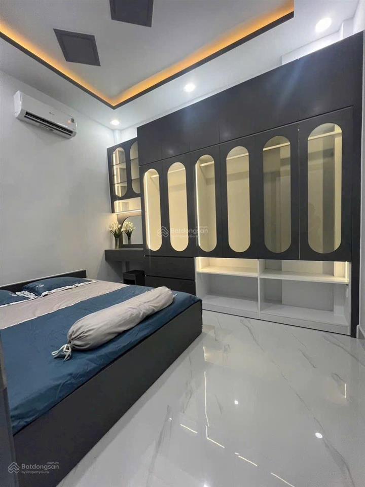 Quận 7  nhà phố gần chợ lý phục man nhà mới  dọn về ở ngay.