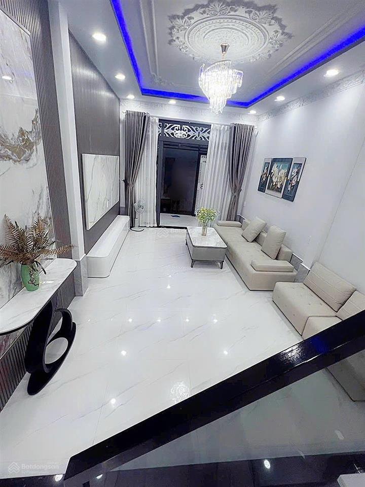 Quận 7  nhà phố gần chợ lý phục man nhà mới  dọn về ở ngay.