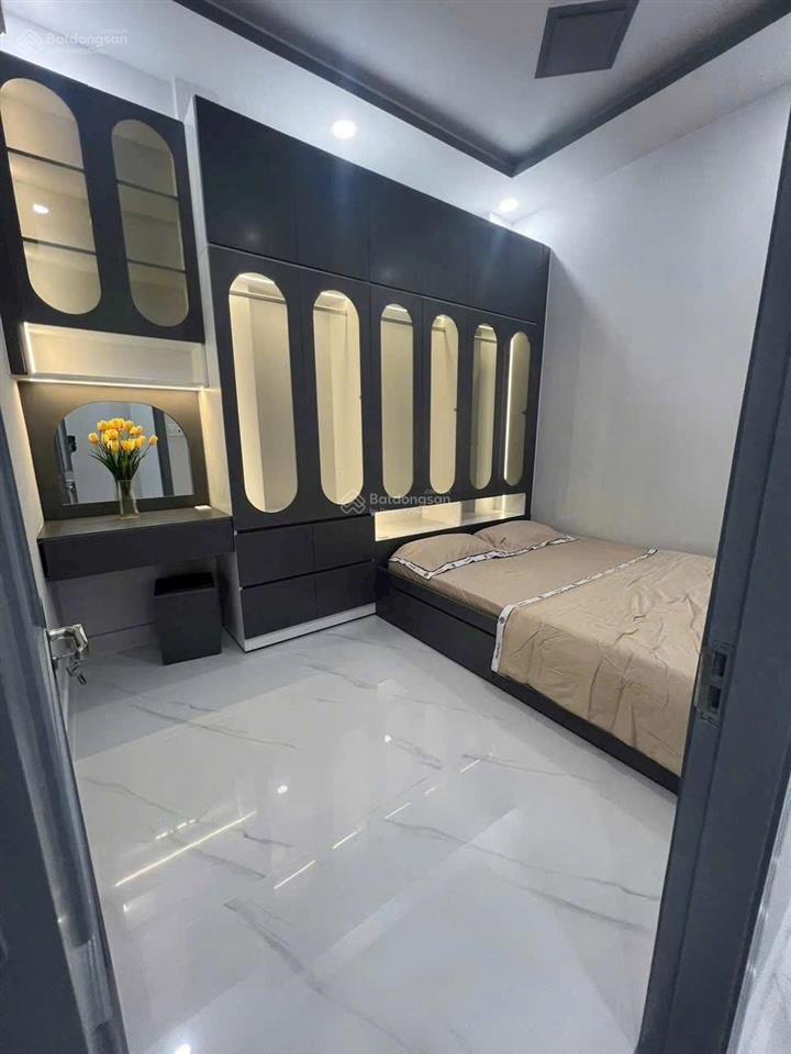 Quận 7  nhà phố gần chợ lý phục man nhà mới  dọn về ở ngay.