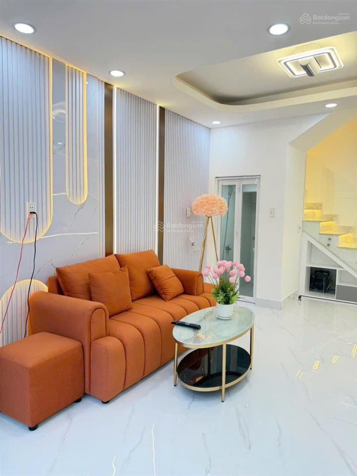 Nhà đẹp quận 7  cách mặt tiền huỳnh tấn phát chỉ 10m.