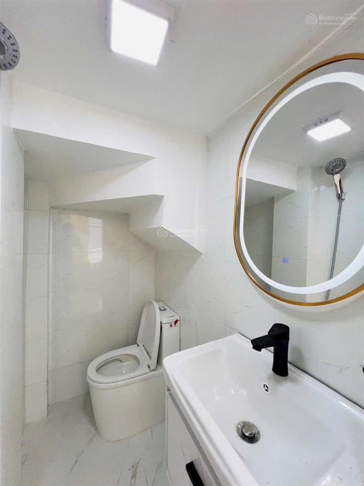 Nhà đẹp quận 7  cách mặt tiền huỳnh tấn phát chỉ 10m.