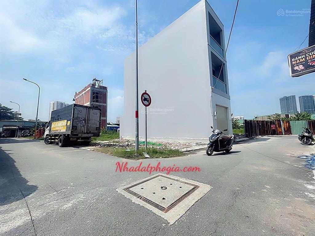 Chỉ có 1 lô đất hiếm có  đường nhựa xe hơi  điện âm  thông tứ hướng  cách chợ 150m.