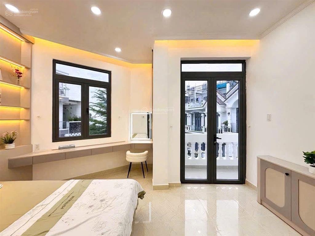 Biệt thự góc 2 mặt tiền kdc petechim full nội thất
