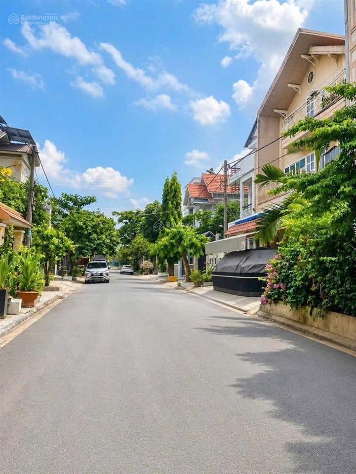Biệt thự đẹp quận 7  đường nguyễn thị thập nối dài  gần nam long.