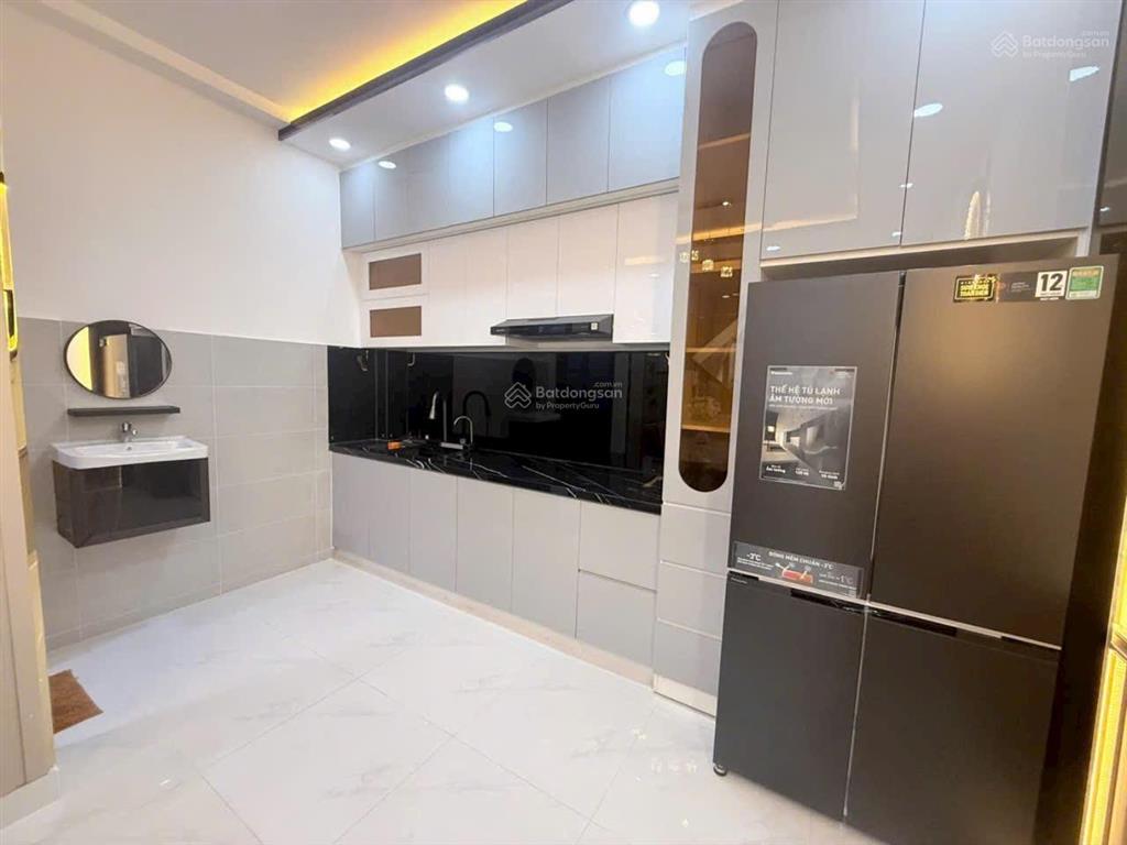 Quận 7 nhà 1 trệt 2 lầu hẻm 749 huỳnh tấn phát .