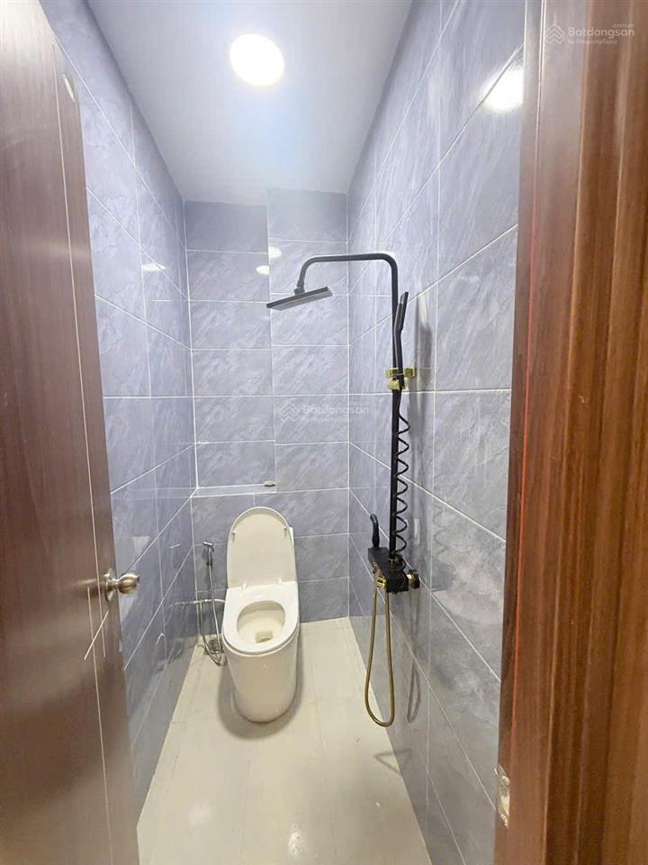 Quận 7 nhà 1 trệt 2 lầu hẻm 749 huỳnh tấn phát .