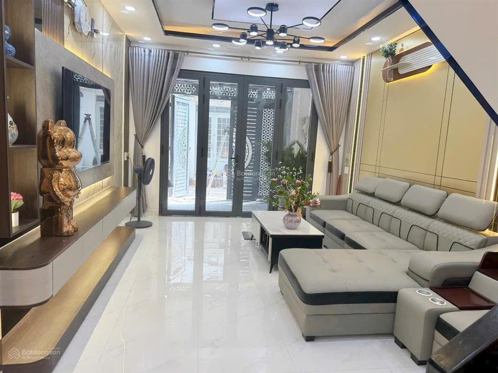 Quận 7 nhà 1 trệt 2 lầu hẻm 749 huỳnh tấn phát .