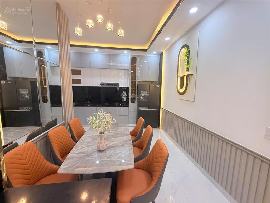 Quận 7 nhà 1 trệt 2 lầu hẻm 749 huỳnh tấn phát .