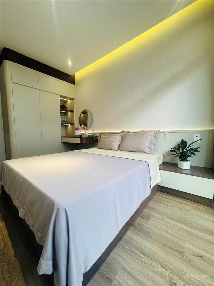 Quận 7 nhà mới 100% full nội thất 2 phòng ngủ .
