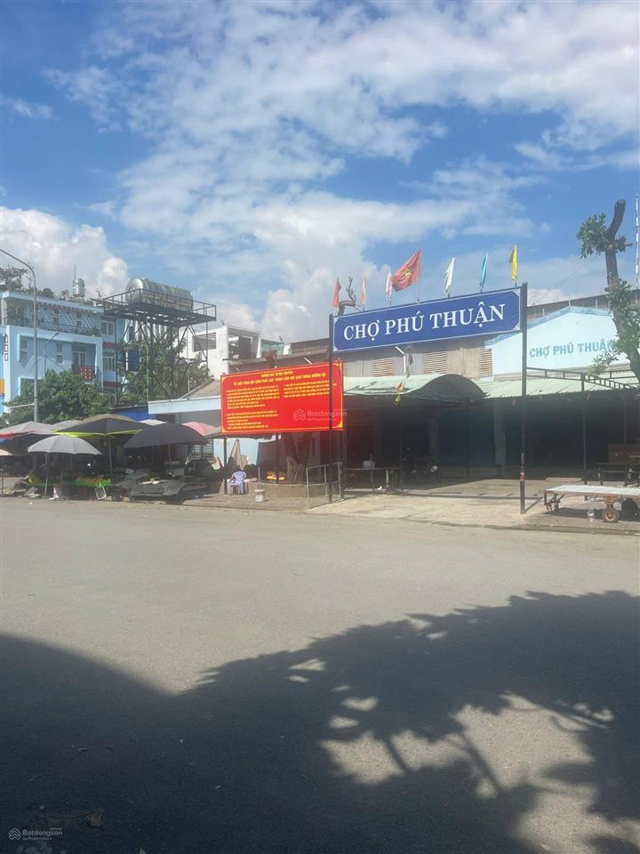 Đất góc 2 mặt tiền đường nhựa xe tải  phú thuận  quận 7