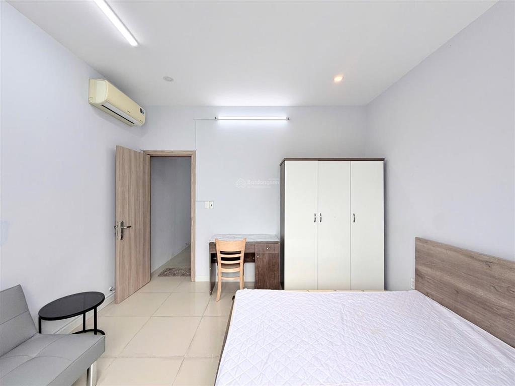 Căn hộ 1pn ngủ full nt ban công máy giặt riêng thang máy nằm ngay ngã tư phú nhuận