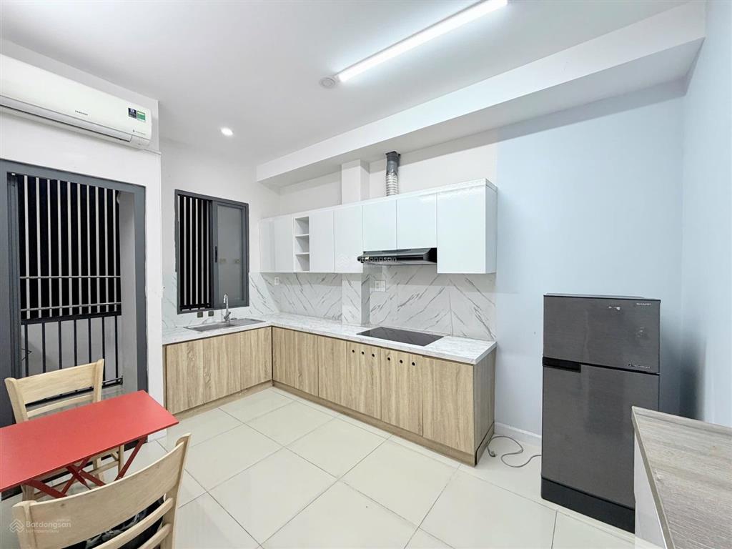 Căn hộ 1pn ngủ full nt ban công máy giặt riêng thang máy nằm ngay ngã tư phú nhuận