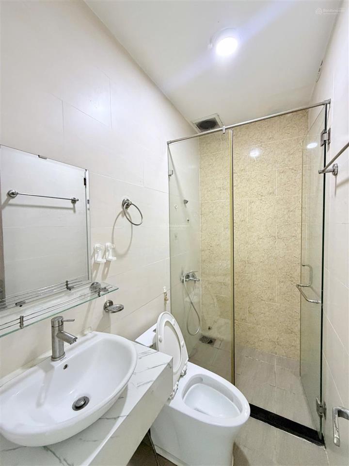 Căn hộ 1pn ngủ full nt ban công máy giặt riêng thang máy nằm ngay ngã tư phú nhuận